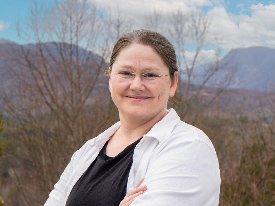 Mandy Troyer / Accountant