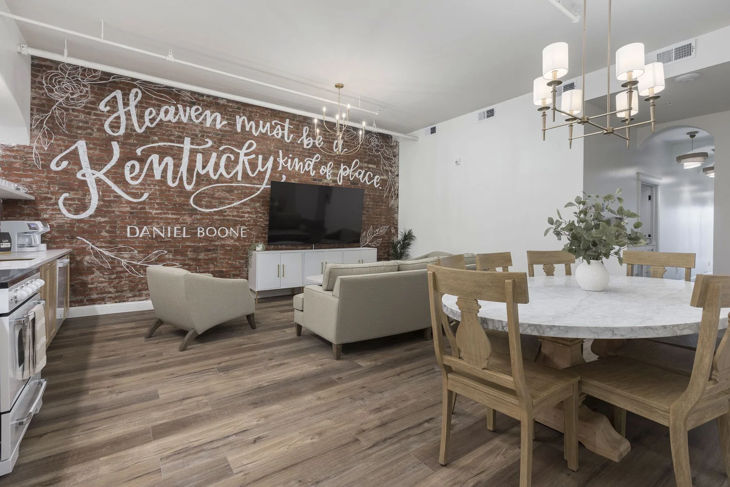 The Glamorous Heart of Kentucky Suite