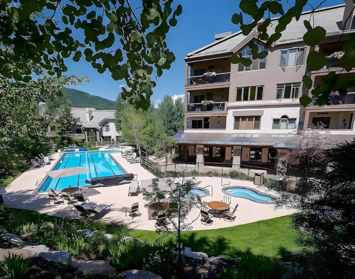 Upscale Ski In/Out Condo! Beautiful Views!