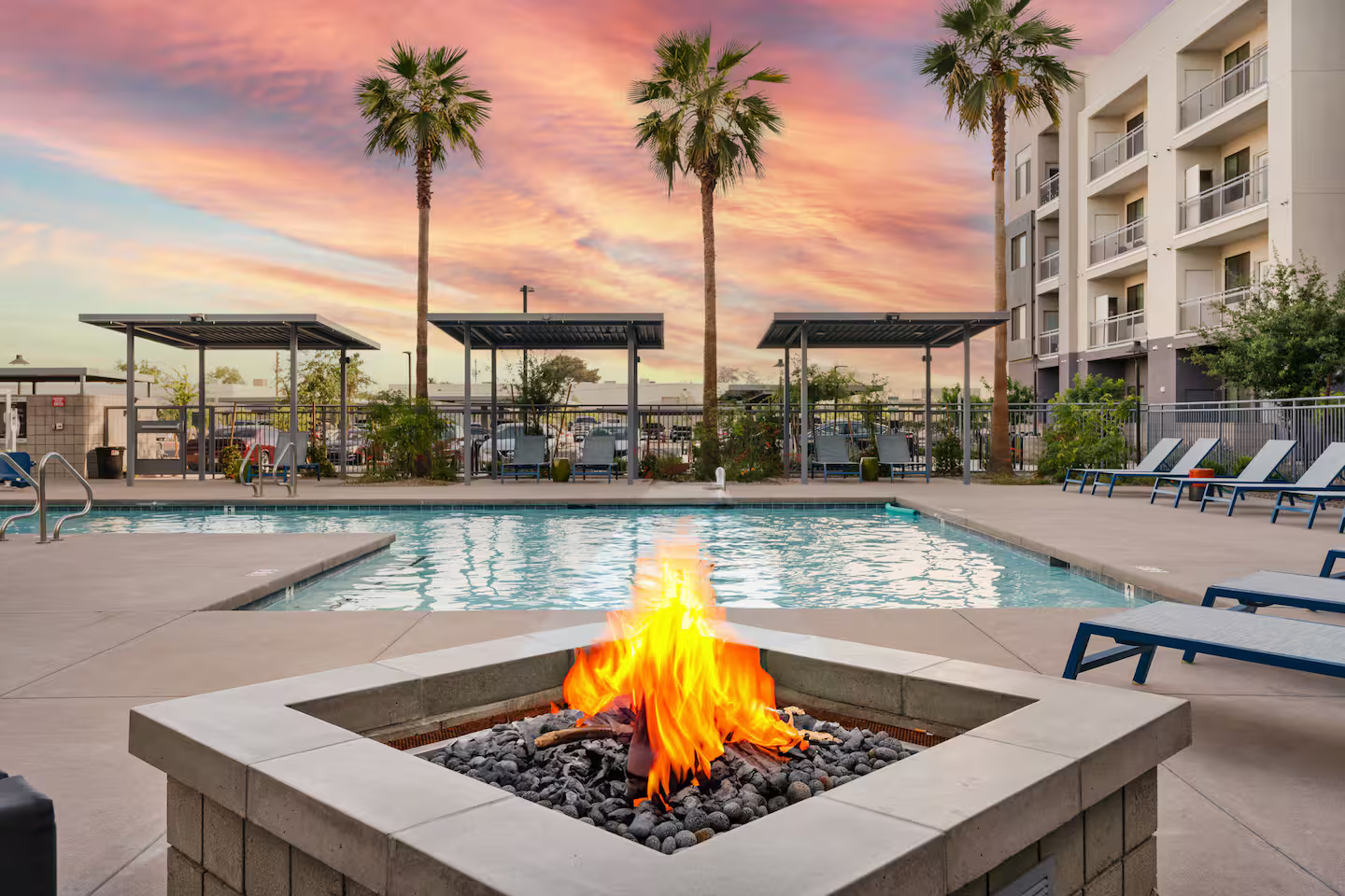 Phoenix apartment community pool